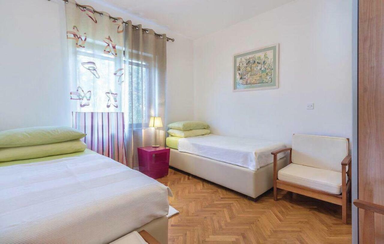 Apartman Eta Appartement Pula Buitenkant foto