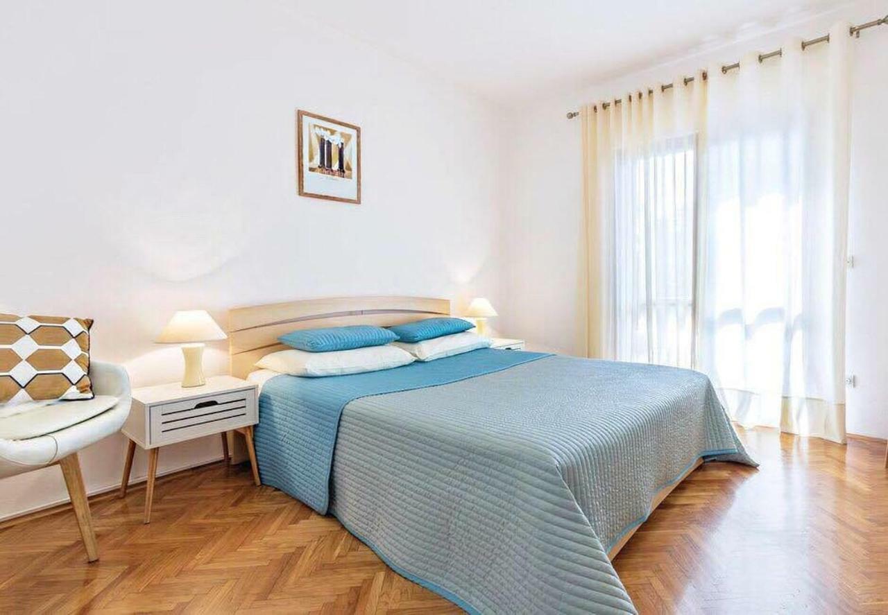 Apartman Eta Appartement Pula Buitenkant foto